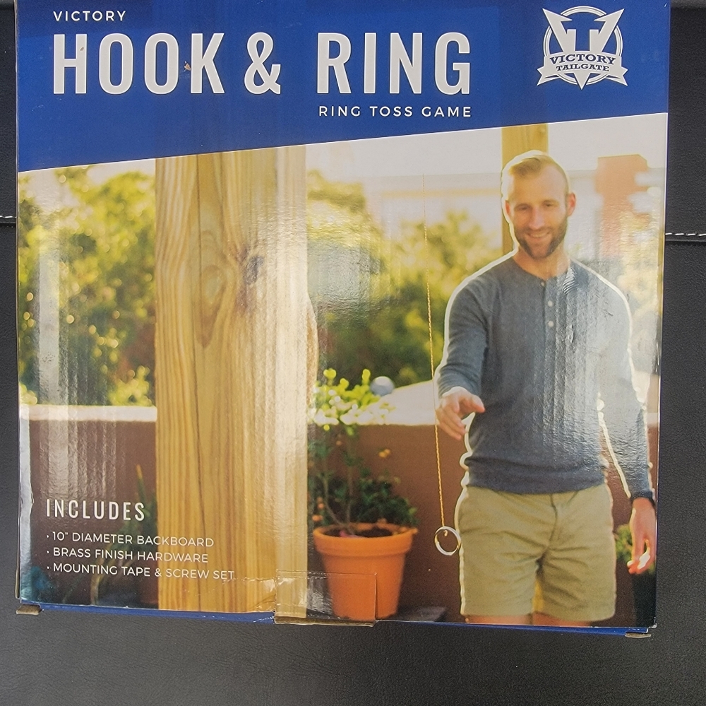 NIB Victory Tailgate Cleveland Browns weathered design Hook and Ring Game